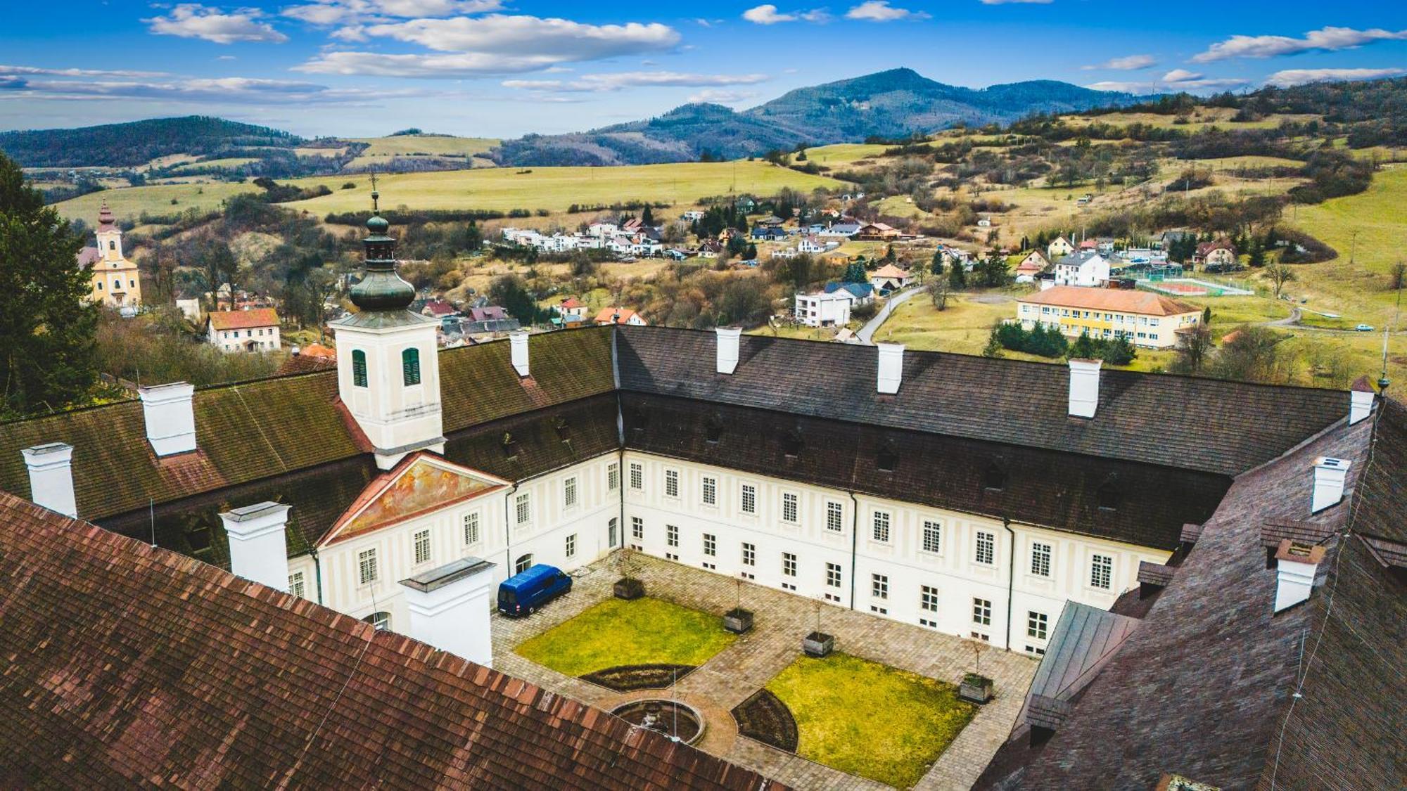Sovi Dom- Historicke Apartmany Z 19 Storocia, 4Km Od Banskej Stiavnice Svätý Anton Екстериор снимка
