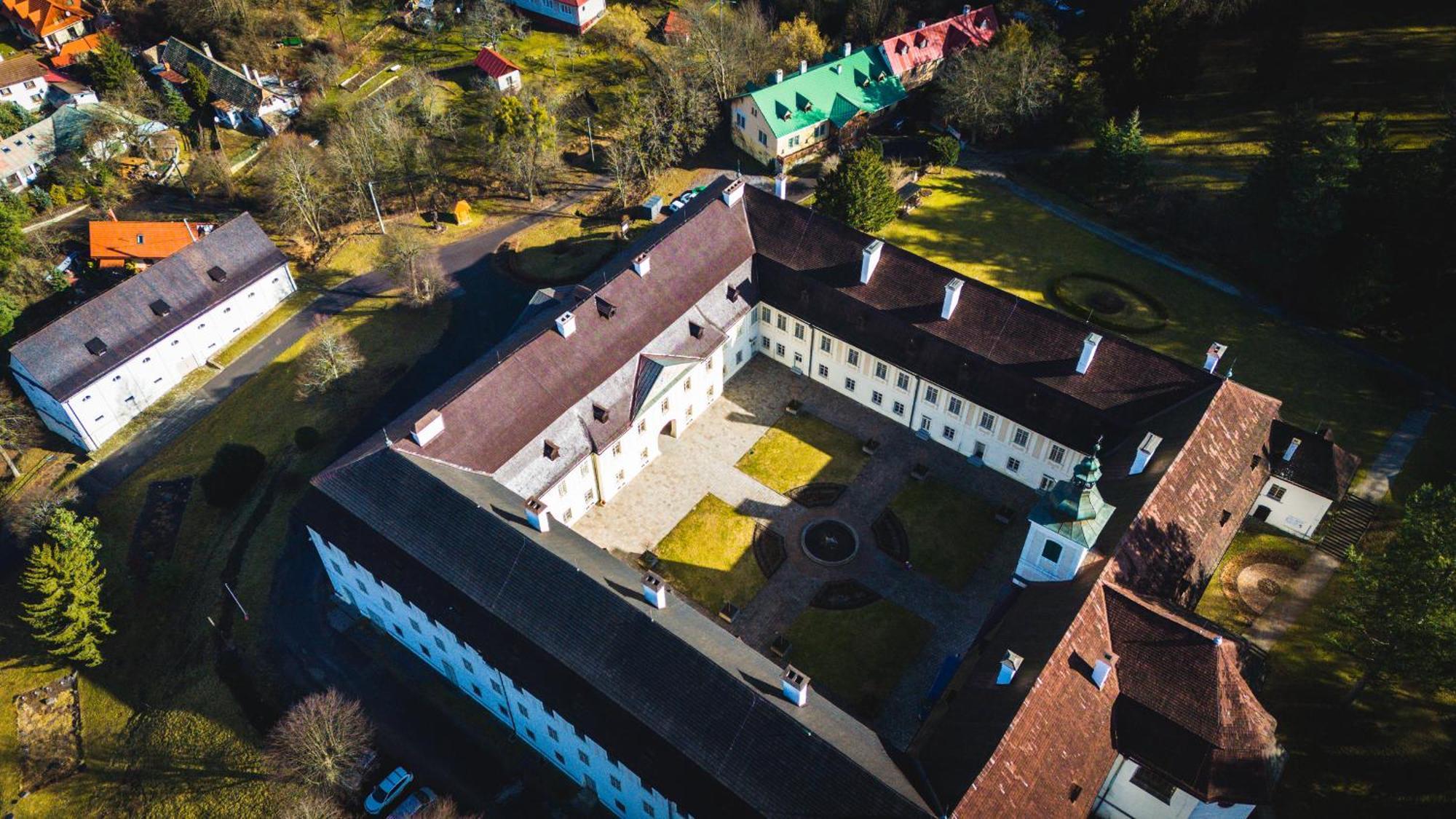 Sovi Dom- Historicke Apartmany Z 19 Storocia, 4Km Od Banskej Stiavnice Svätý Anton Екстериор снимка