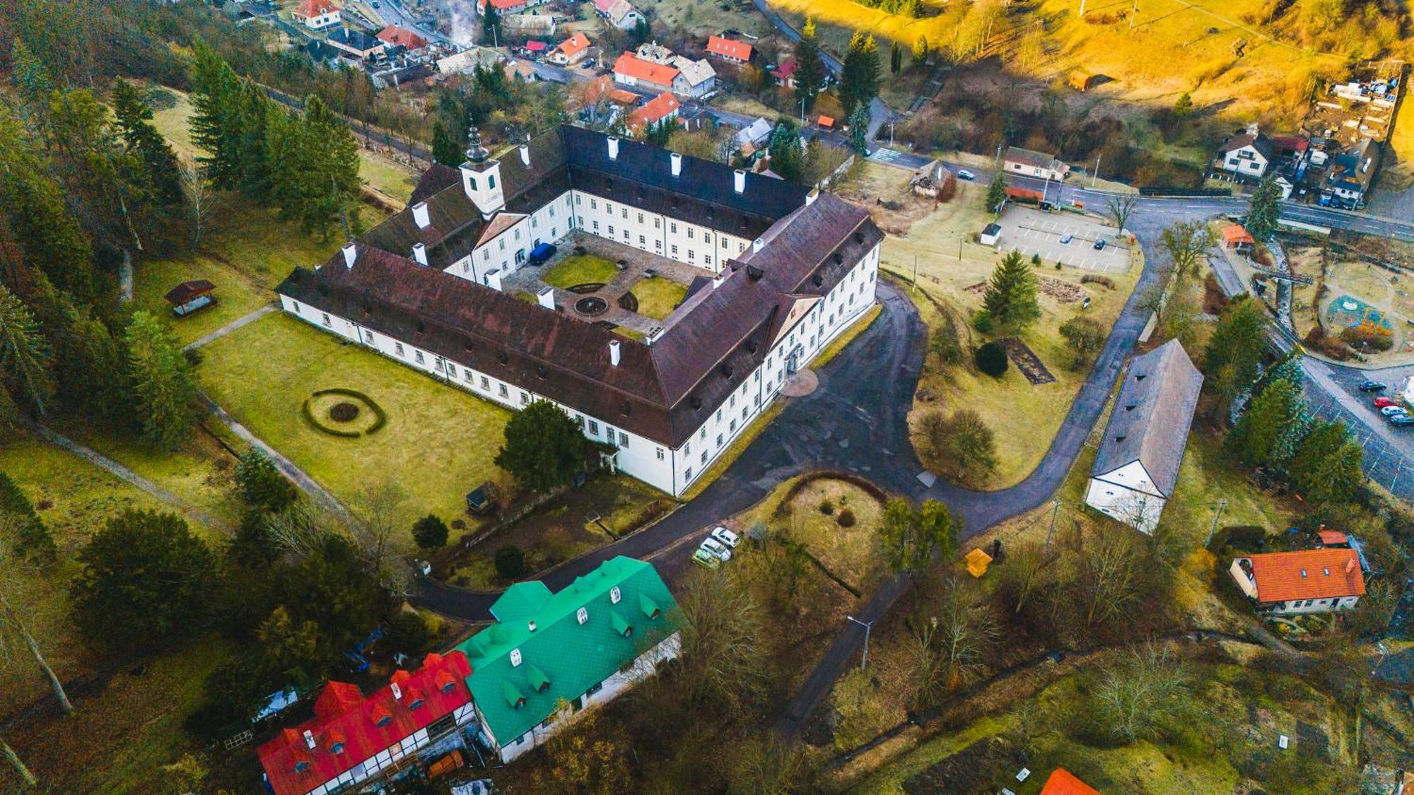 Sovi Dom- Historicke Apartmany Z 19 Storocia, 4Km Od Banskej Stiavnice Svätý Anton Екстериор снимка