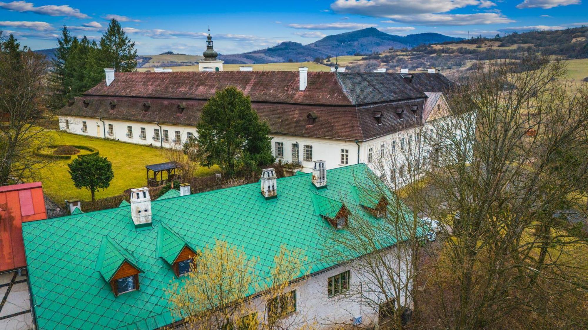 Sovi Dom- Historicke Apartmany Z 19 Storocia, 4Km Od Banskej Stiavnice Svätý Anton Екстериор снимка